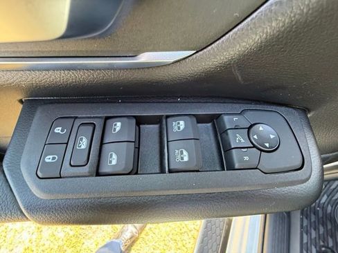 New 2026 RAM 1500 4x4 Crew Cab image 16