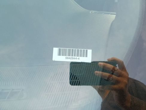 Used 2025 Jeep Compass Limited image 13