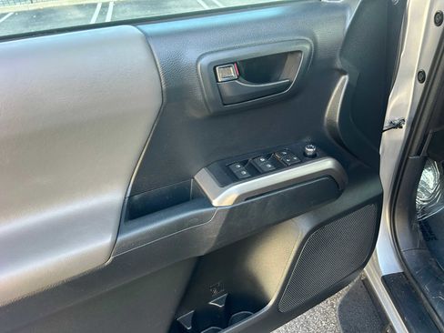 Used 2018 Toyota Tacoma SR5 image 17