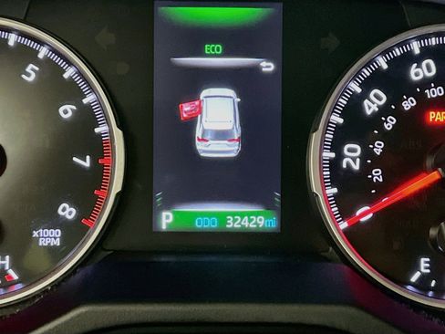 Used 2022 Toyota RAV4 LE FWD image 19