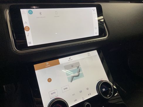 Used 2021 Land Rover Range Rover Velar R-Dynamic S image 22