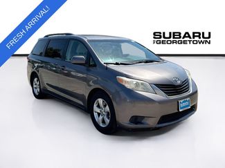 Used 2014 Toyota Sienna LE FWD video 1