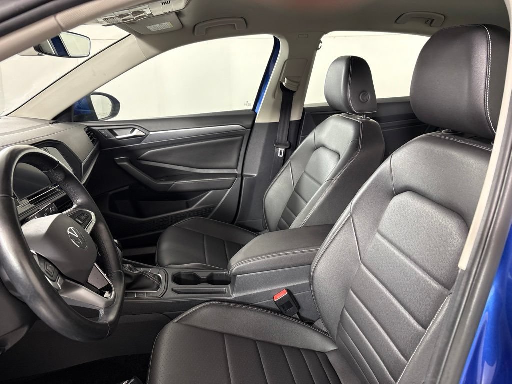 Used 2024 Volkswagen Jetta SE FWD image 31