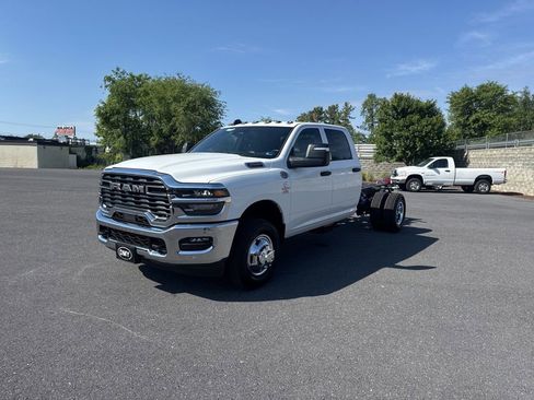 New 2026 RAM 3500 Tradesman AWD/4WD image 3