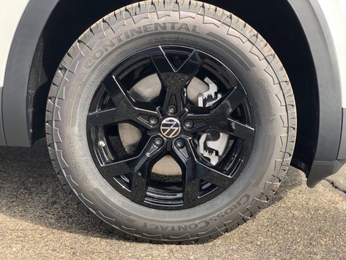 New 2026 Volkswagen Atlas Peak Edition AWD/4WD image 9