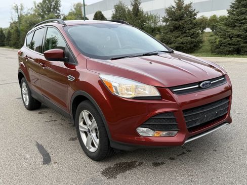 Used 2015 Ford Escape SE w/ Equipment Group 201A image 5