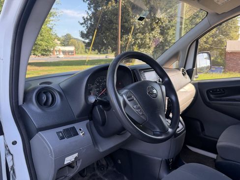 Used 2019 Nissan NV200 S FWD image 10