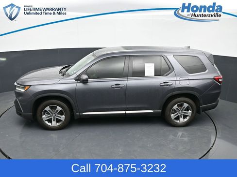 Used 2025 Honda Pilot EX-L image 42