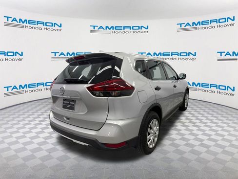 Used 2019 Nissan Rogue S image 5
