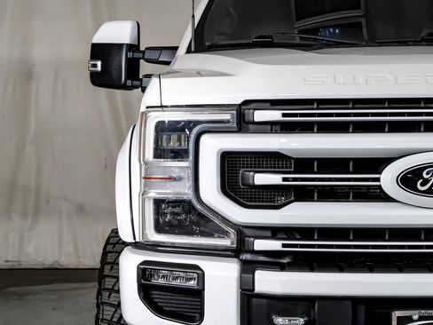 Used 2022 Ford F250 Platinum w/ FX4 Off-Road Package AWD/4WD image 40