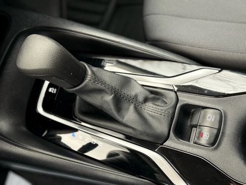 Used 2022 Toyota Corolla LE image 29