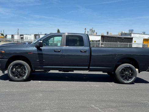 New 2026 RAM 2500 Laramie AWD/4WD image 6