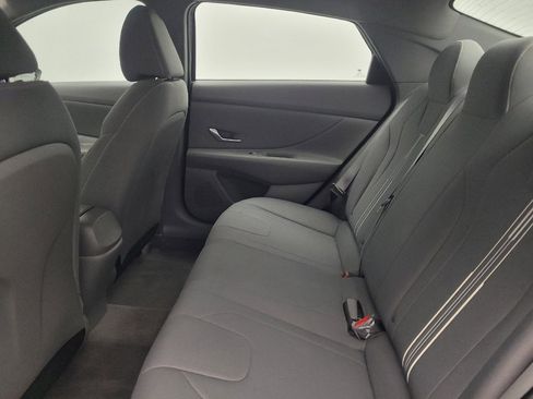 Used 2021 Hyundai Elantra SEL FWD image 18