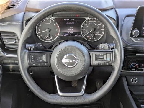 Used 2022 Nissan Rogue SV image 10