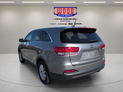 Used 2017 Kia Sorento L FWD image 5