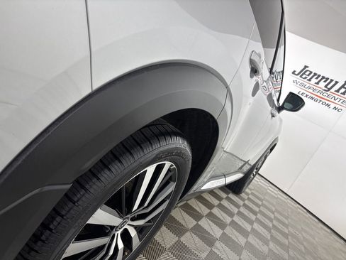 Used 2023 Nissan Pathfinder Platinum image 36