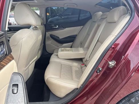 Used 2016 Nissan Maxima Platinum FWD image 25