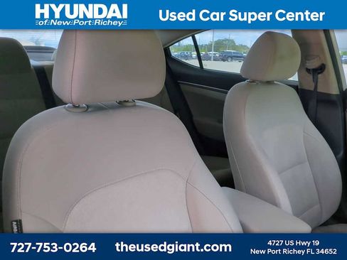 Used 2017 Hyundai Elantra SE FWD image 6