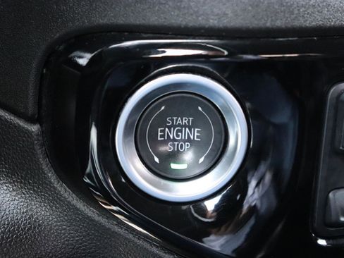 Used 2025 GMC Sierra 1500 SLT image 43