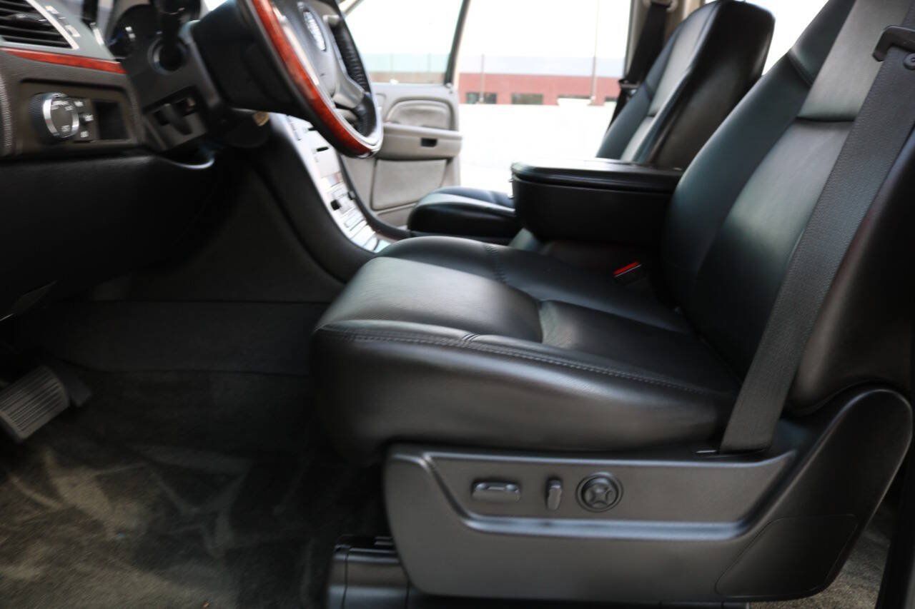 Used 2007 Cadillac Escalade AWD image 13