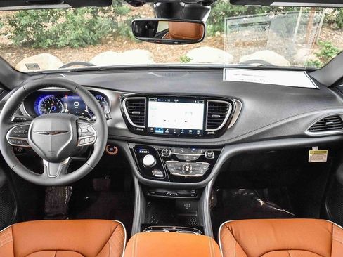 New 2026 Chrysler Pacifica Pinnacle image 12