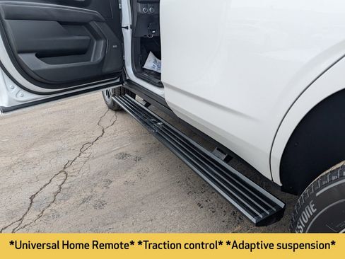 Used 2023 GMC Yukon AT4 w/ AT4 Premium Package image 15