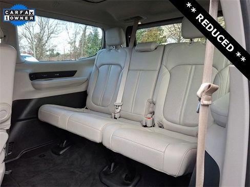 Used 2022 Jeep Wagoneer Series III w/ Premium Group I image 10