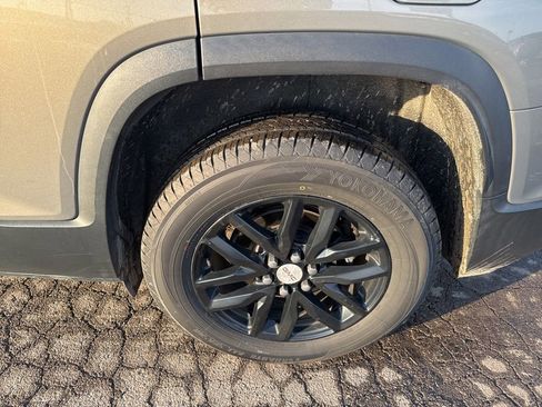 Used 2019 GMC Acadia SLT image 24