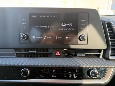 Used 2024 Kia Sportage LX image 21