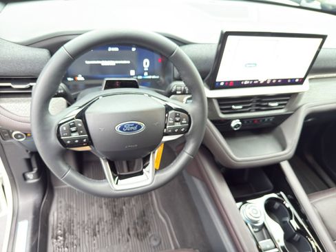 New 2026 Ford Explorer Platinum w/ LUX Leather Package image 17