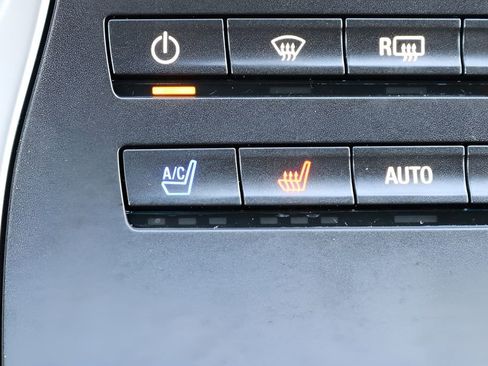 Used 2016 Lincoln MKX Reserve w/ Climate Package FWD image 23