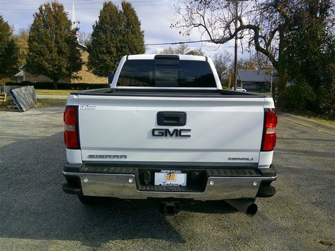 Used 2018 GMC Sierra 3500 Denali w/ Duramax Plus Package image 4