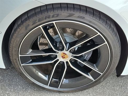 Certified 2025 Porsche 911 Carrera image 14