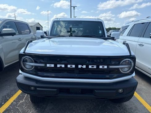 Used 2026 Ford Bronco Outer Banks AWD/4WD image 2