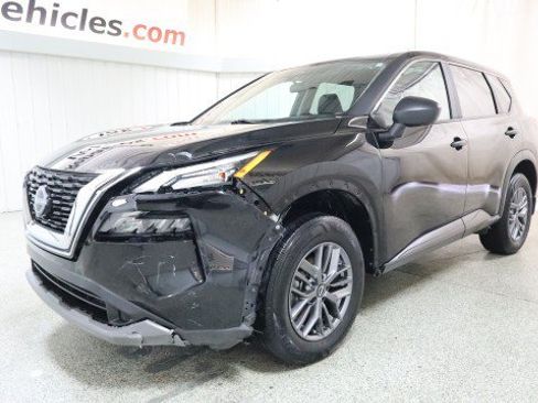 Used 2023 Nissan Rogue S AWD/4WD image 2