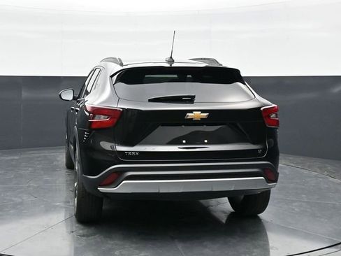 Used 2025 Chevrolet Trax LT w/ LT Convenience Package FWD image 6