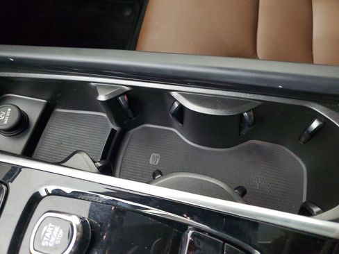 Used 2024 Volvo XC90 T8 Plus image 34