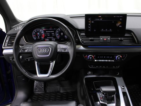 Used 2021 Audi Q5 Prestige w/ Prestige Package image 2