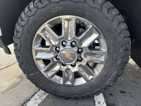 New 2026 Chevrolet Silverado 3500 High Country w/ Technology Package image 10