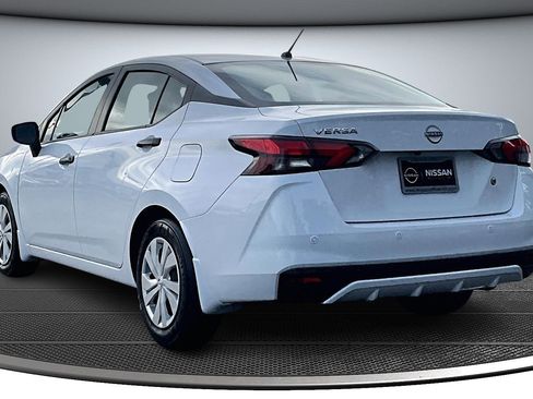 Used 2025 Nissan Versa S w/ Trunk Package image 4