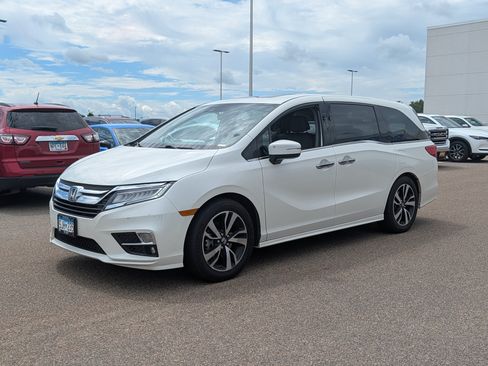 Used 2018 Honda Odyssey Elite image 2