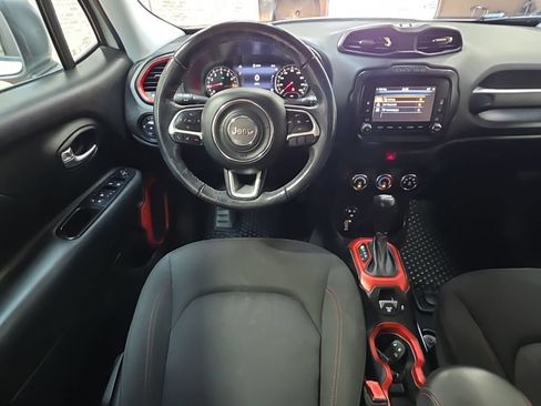 Used 2017 Jeep Renegade Trailhawk AWD/4WD image 16