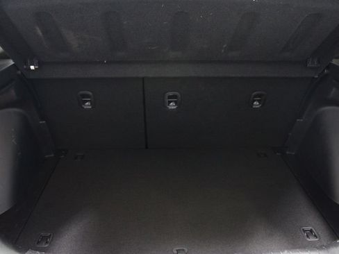 Used 2023 Hyundai Venue SEL FWD image 16
