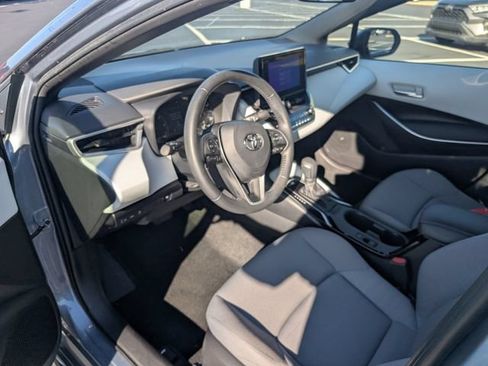 Used 2025 Toyota Corolla SE w/ Convenience Package FWD image 12