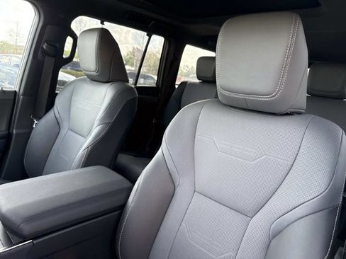 Used 2026 Lexus GX 550 w/ Cold Area Package image 21