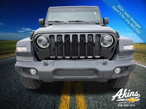 Used 2024 Jeep Wrangler Sport S image 2