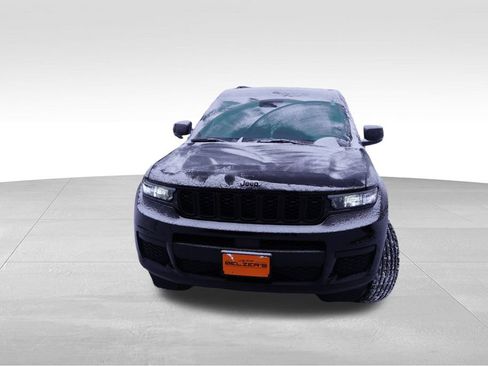 Certified 2024 Jeep Grand Cherokee L Altitude image 13