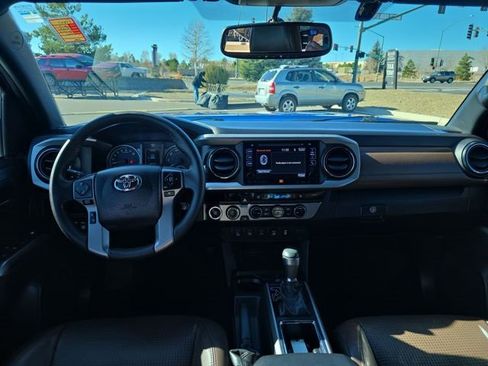 Used 2017 Toyota Tacoma Limited image 16