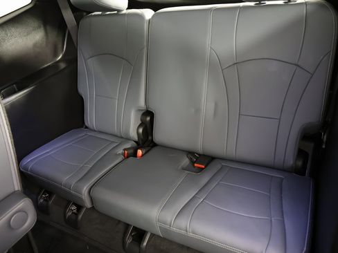 Certified 2022 Buick Enclave Essence image 9