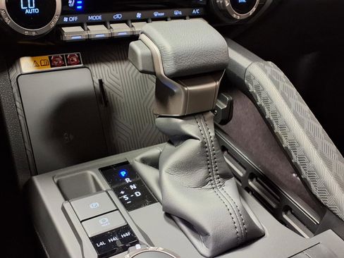 New 2026 Toyota 4Runner Limited AWD/4WD image 19